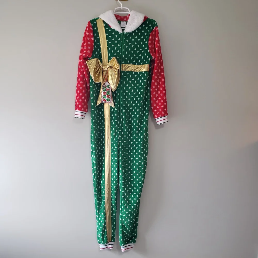 Secret Treasures Women Medium Pajamas One Piece Christmas Holiday Cozy Red Green